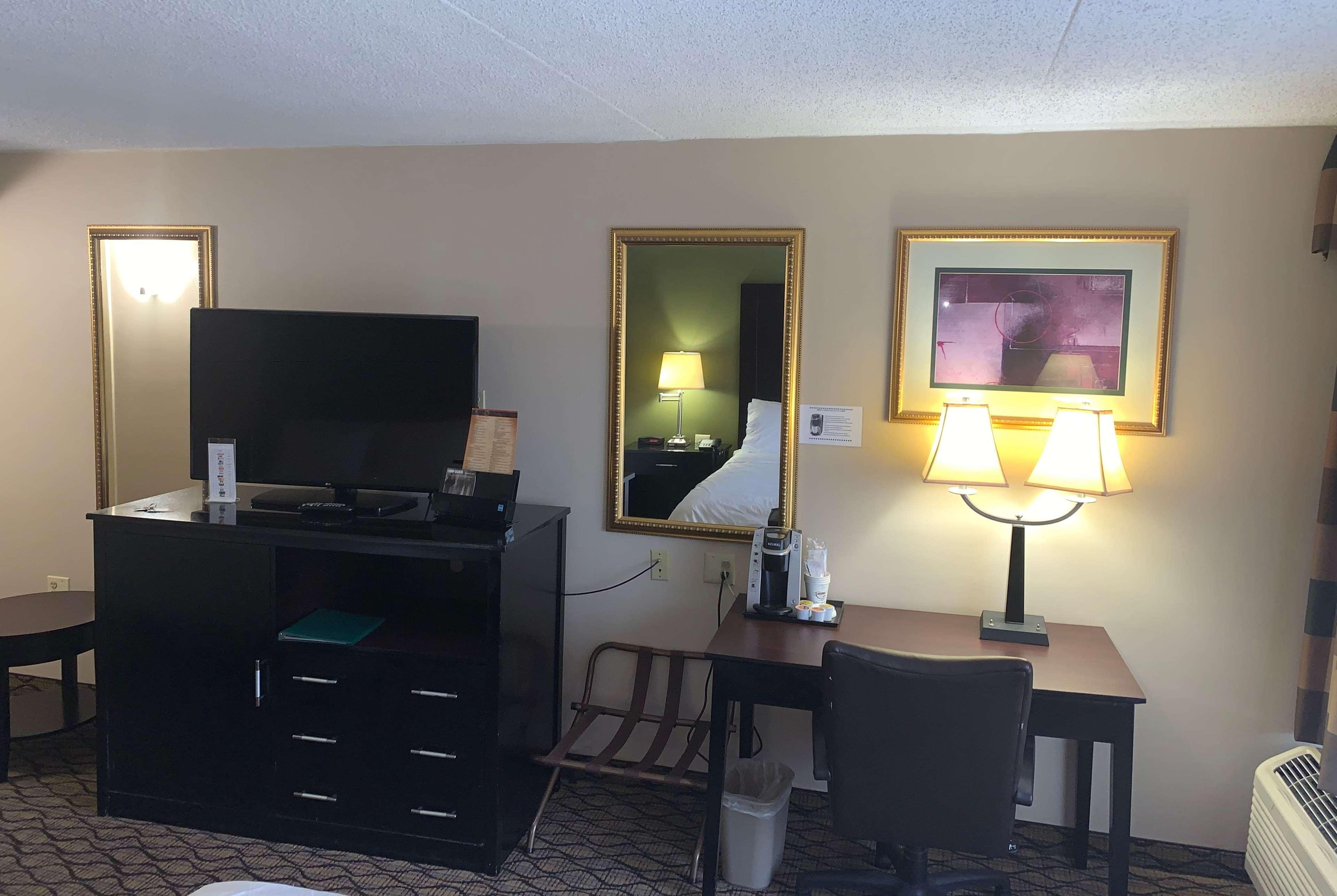 Готель Wyndham Garden Totowa Екстер'єр фото